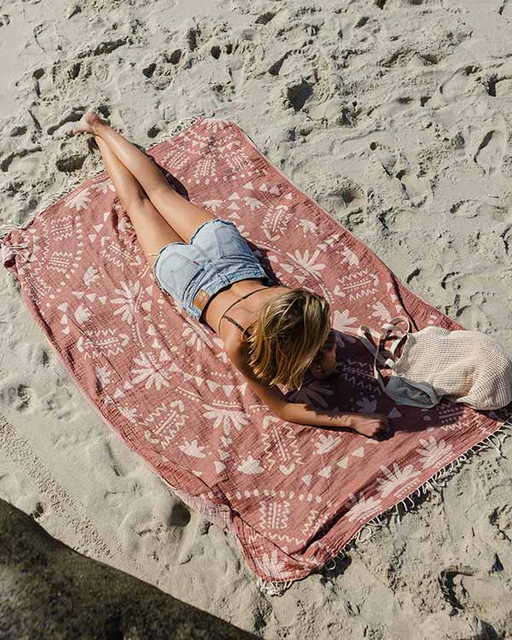 best beach blanket and accessories